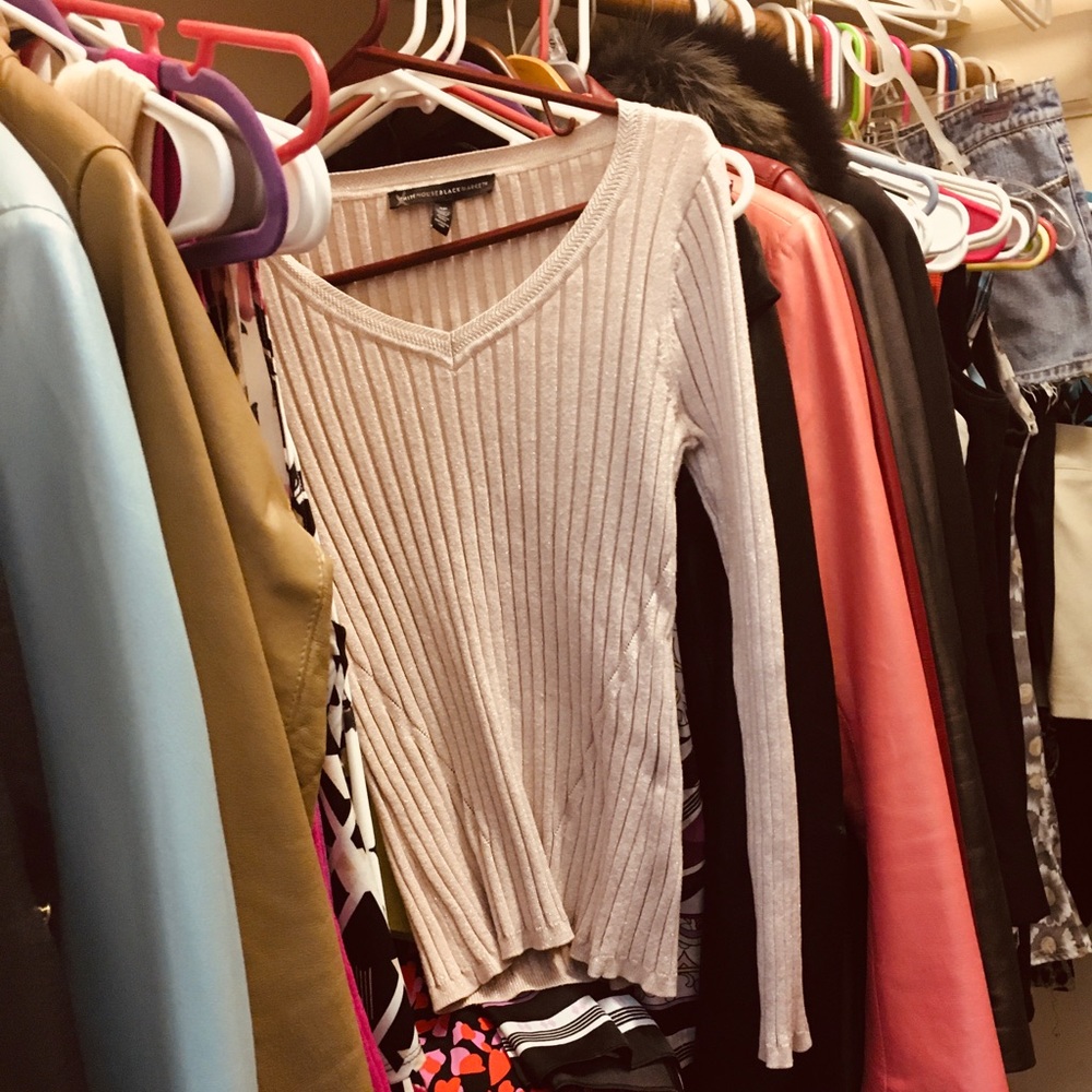 WHBM EUC soft pink with metallic accents stretchy vneck long sleeve top. - Picture 10 of 10